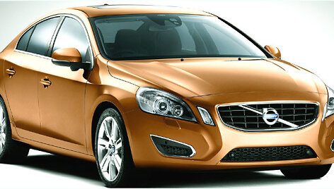 Bronzinės spalvos &bdquo;Volvo&ldquo;