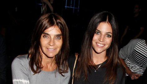 Mados redaktorė Carine Restoin-Roitfeld su dukra Julia Restoin-Roitfeld