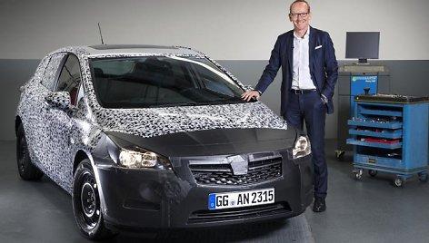 Užmaskuota „Opel Astra“ 