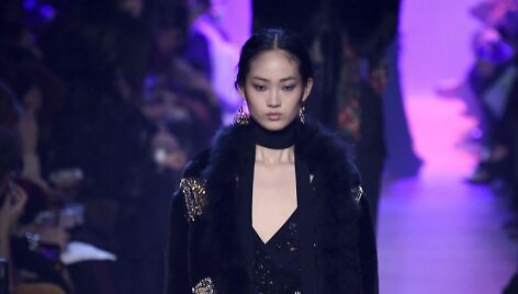 &bdquo;Elie Saab&ldquo; 2018&ndash;2019 m. rudens ir žiemos kolekcijos modelis