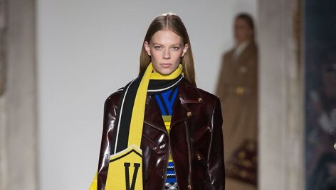 &bdquo;Versace&ldquo; kolekcijos modelis