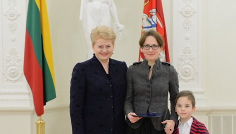 Prezidentė Dalia Grybauskaitė ir Indrė Makaraitytė su sūnumi