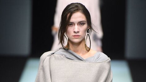 &bdquo;Giorgio Armani&ldquo; kolekcijos modelis