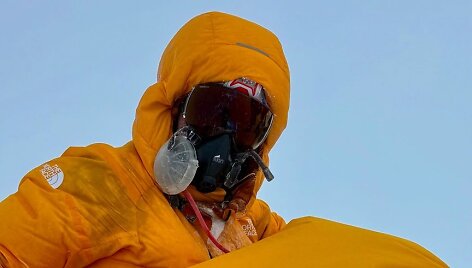 Lietuvis Mindaugas &Scaron;atkauskas Lietuvos trispalvę i&scaron;kėlė ant trečios pagal auk&scaron;tį Žemės vir&scaron;ūnės &ndash; Kangchenjungos