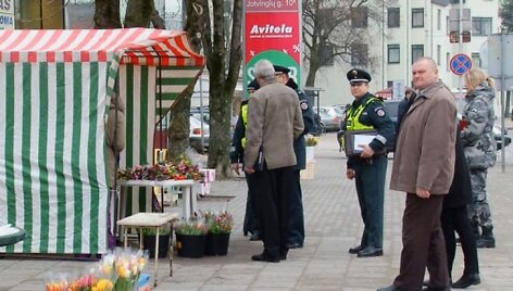 Gėlių prekyba Jotvingių turgavietėje
