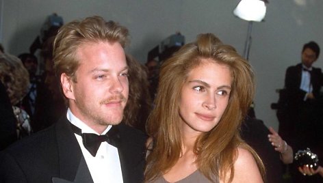 Kieferis Sutherlandas ir Julia Roberts (1990 m.)