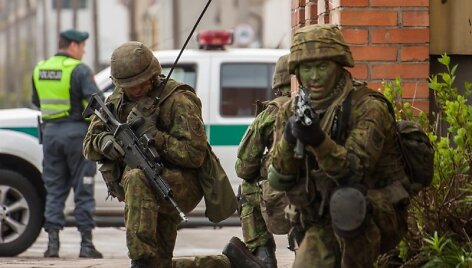 Pratybų metu gyventojų saugumu rūpinasi jungtinės pajėgos