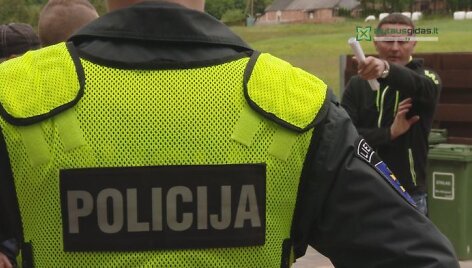 Užtverta gatvė Alytaus rajono Radžiūnų gyvenvietėje