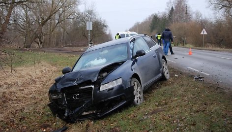 Kelyje Kretinga-Jokūbavas avarija nusinešė vyro gyvybę.