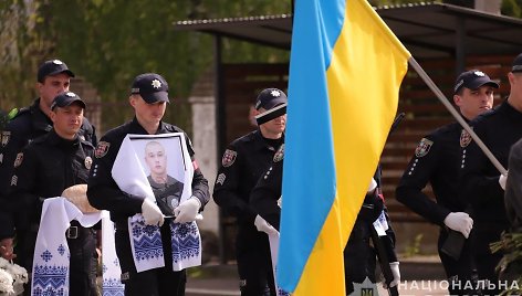 Nušauto policininko Maksimo Zareckio laidotuvės Ukrainoje