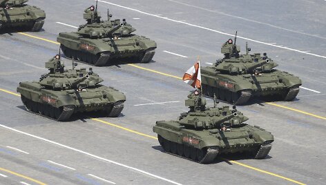 Tankai T-90A. Karinis paradas Maskvos Raudonojoje aik&scaron;tėje