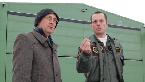 Belgijos ambasadorius Lietuvoje Peteris Lescouhieris aplankė Belgijos pilotus &Scaron;iauliuose