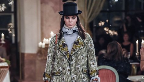 Kendall Jenner „Chanel“ kolekcijos pristatyme