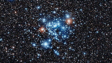 Kentauro žvaigždyne esančiame žvaigždių spiečiuje &bdquo;NGC 3766&rdquo; astronomai atrado naujo tipo kintančių žvaigždių grupę.