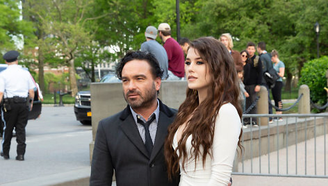 Johnny Galecki ir Alaina Meyer