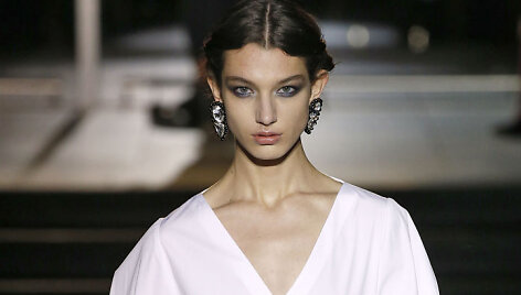 &bdquo;Carolina Herrera&ldquo; kolekcijos modelis
