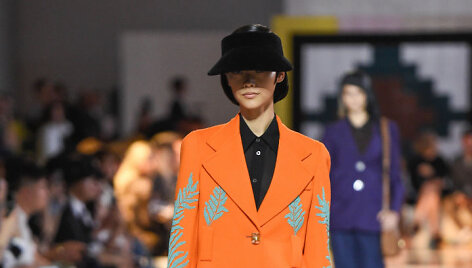 &bdquo;Prada&ldquo; 2020 m. pavasario ir vasaros kolekcijos modelis
