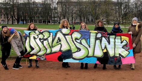 Velniop stereotipus &ndash; &bdquo;I&scaron;silaisvink&ldquo; sako &scaron;iuolaikinis jaunimas.