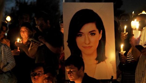 Gerbėjų atsisveikinimas su Christina Grimmie
