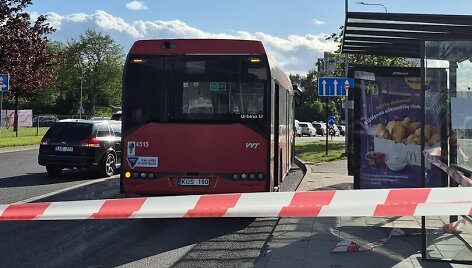 Vilniuje, Pilaitės prospekte, stotelėje autobusas pervažiavo moters koją