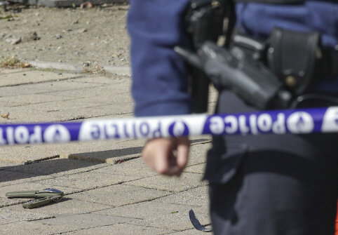 Briuselyje peiliu sužeisti du policininkai