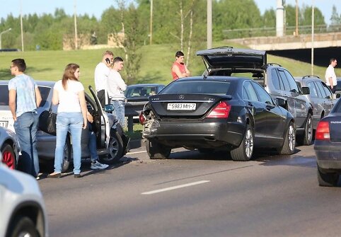 Tūkstantmečio gatvėje susidūrė keturi automobiliai