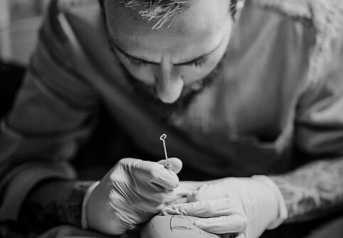 Tatuiruočių meistras &bdquo;Juodi dygsniai&ldquo;, Gediminas Zubas