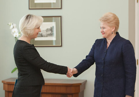 Dalia Grybauskaitė ir Diana Korsakaitė (kairėje)