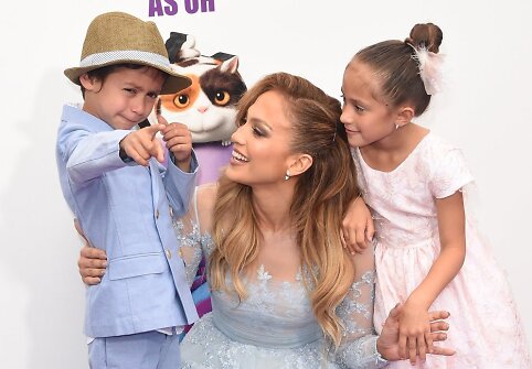 Jennifer Lopez su vaikais Maxu ir Emme