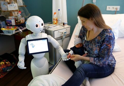Robotas pradėjo dirbti ligoninėje