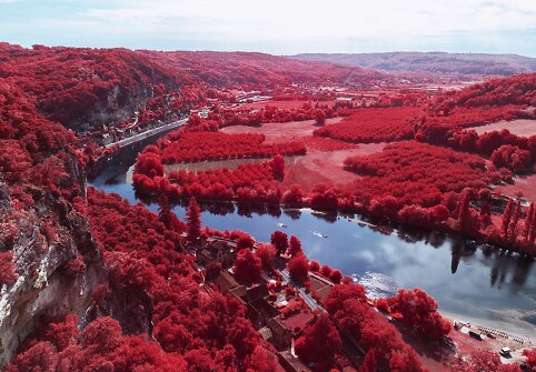 Infraraudonąja fotografija užfiksuota Prancūzija