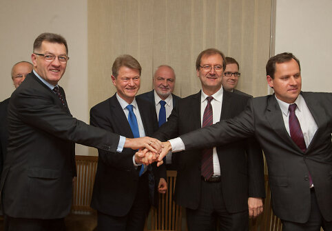 Koalicijos sutartis pasirasyta