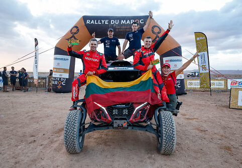 &bdquo;Izotono sportas&ldquo; ekipažas &bdquo;Rallye du Maroc&ldquo; penktame etape