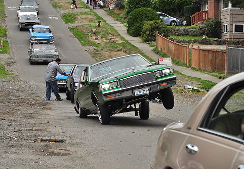 &bdquo;Lowrider&ldquo; stiliaus automobilis