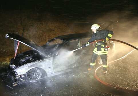 Prie Gargždų sudegė BMW 530