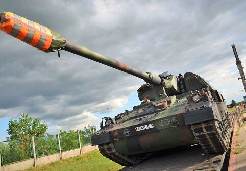 Į Lietuvą atvyko haubicomis PzH2000 ginkluota vokiečių baterija