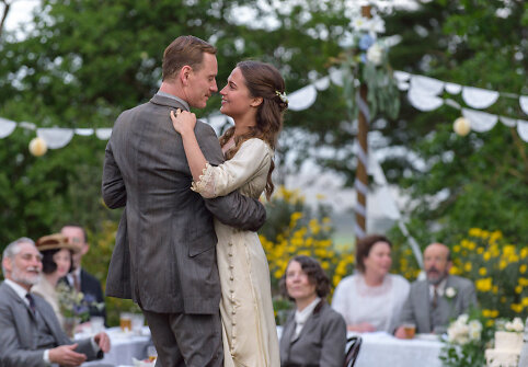 Michaelas Fassbenderis ir Alicia Vikander filme &bdquo;&Scaron;vyturys tarp dviejų vandenynų&ldquo;