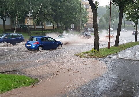 &Scaron;iauliai skęsta po gausaus lietaus