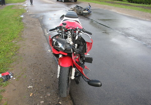 Mopedo ir motociklo avarija Ilgiaukos miestelyje