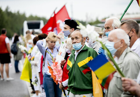 &bdquo;Laisvės kelio&ldquo; dalyviai renkasi į sektorius nuo Katedros aik&scaron;tės iki Medininkų memorialo