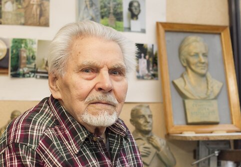 Skulptorius Jonas Vasilevičius sukūrė kelias Rūtos Meilutytės skulptūras.