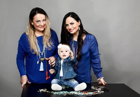 Sandra Kniazevičiūtė su mama Aukse ir dukra Lukrecija