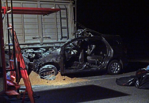 Popiežiaus Pranci&scaron;kaus giminaičių automobilis po avarijos.