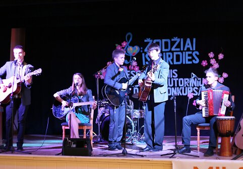 Autorinių dainų konkursas &bdquo;Žodžiai i&scaron; &scaron;irdies&ldquo;