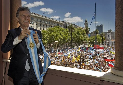 Argentinos vairą perima rinkėjų simpatijų nepraradęs Mauricio Macri