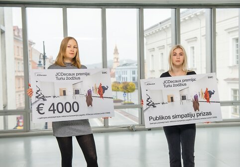 „JCDecaux premija 2020“ apdovanojimai atiteko Sallamari Rantalai ir Emilijai Povilanskaitei_