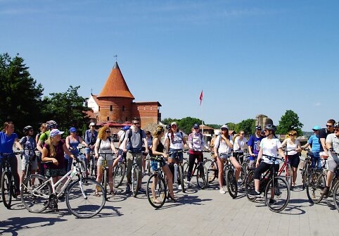 Dviračių žygis ir nakvynė Raudonės pilyje &ndash; įspūdingas mar&scaron;rutas ir i&scaron; naujo atrastos vietos