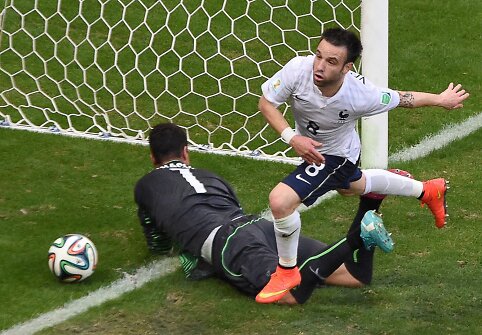 Mathieu Valbuena įvartis