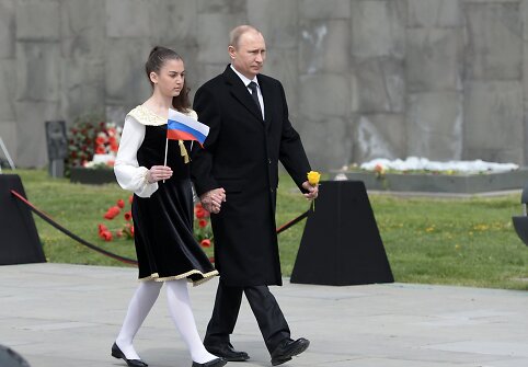 Vladimiras Putinas armėnų genocido 100-ųjų metinių minėjime.