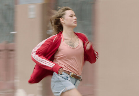 Elena Jakštaitė filme „Bėgikė“
